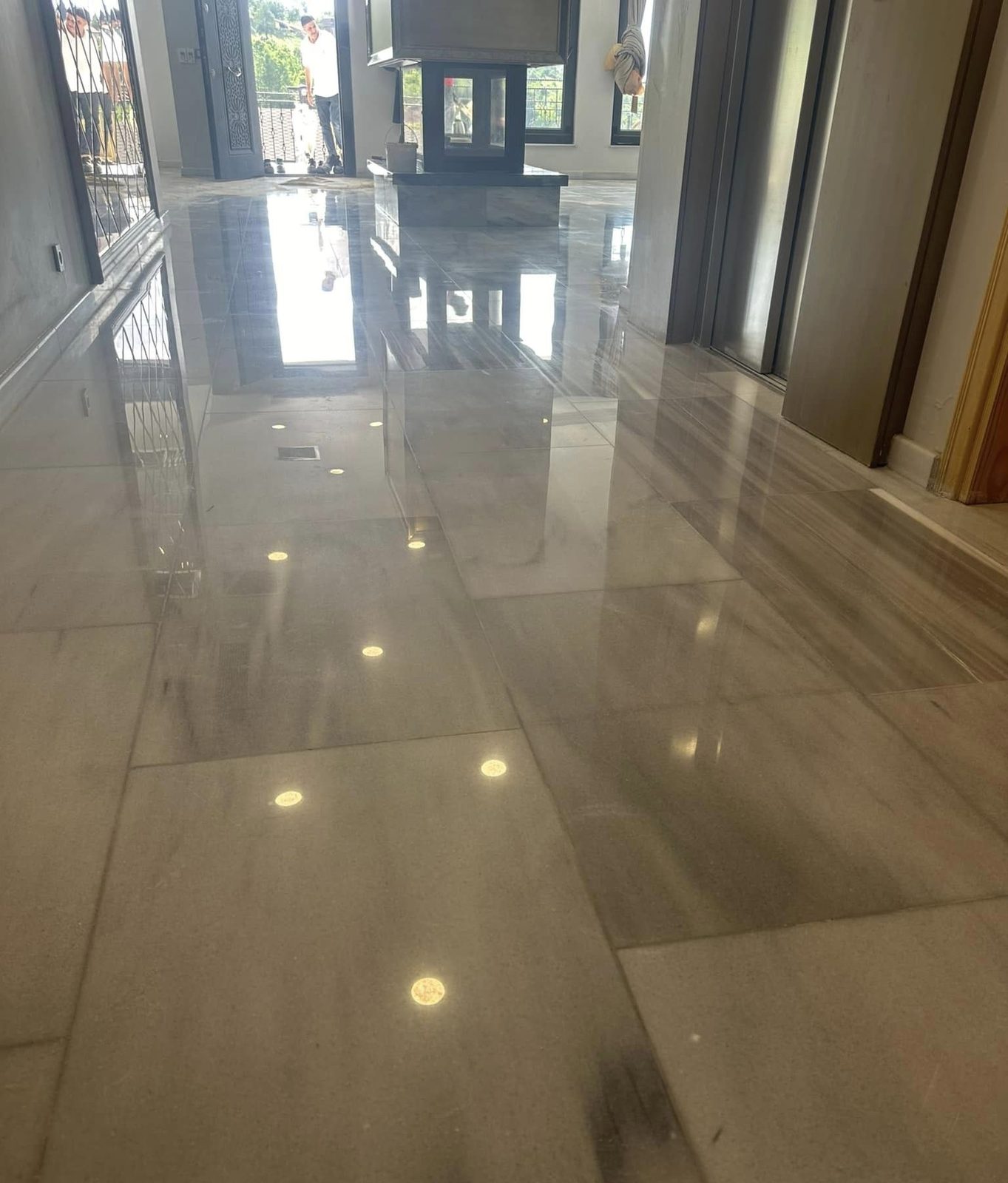 Delikli ve Yıpranmış Mermer Yüzeylerin Restorasyonunda Silim Teknikleri
